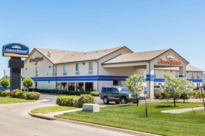 Гостиница Howard Johnson by Wyndham Wichita Airport  Уичита